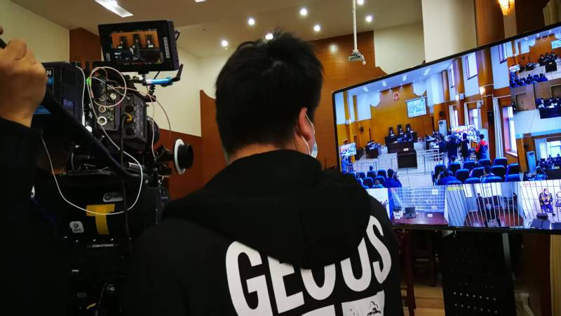 AI生成VS人工创意——东方市广告片拍摄公司的技术浪漫主义实践